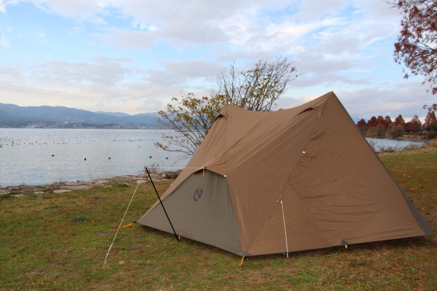 湖畔キャンプの写真