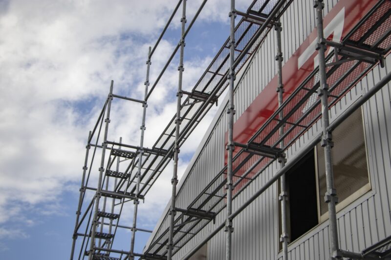 工場塗装の費用相場と遮熱・断熱効果｜光熱費を削減する投資としての改修術